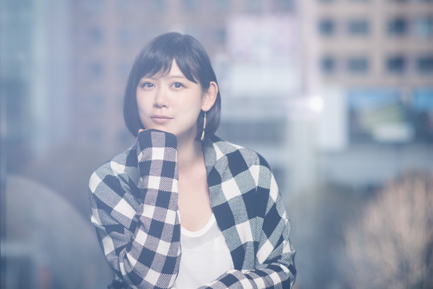 歌の強さと余白を両立する絢香