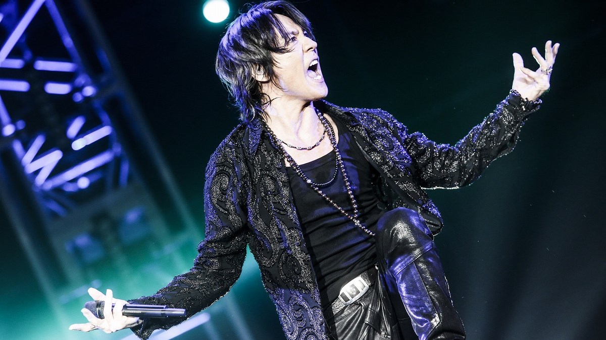 LAST GIGSで歌う氷室京介
