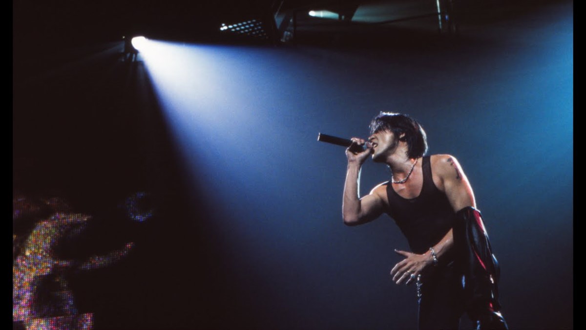 1998年のライブで歌う氷室京介