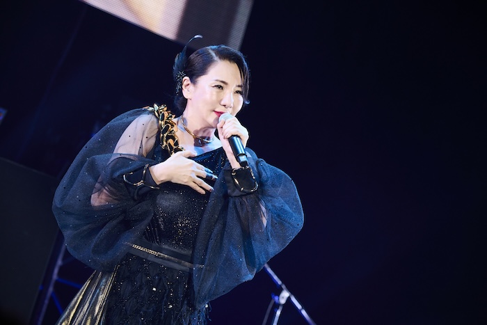 高音を歌う広瀬香美
