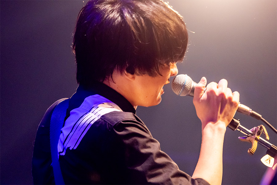 20周年公演で歌う斎藤宏介