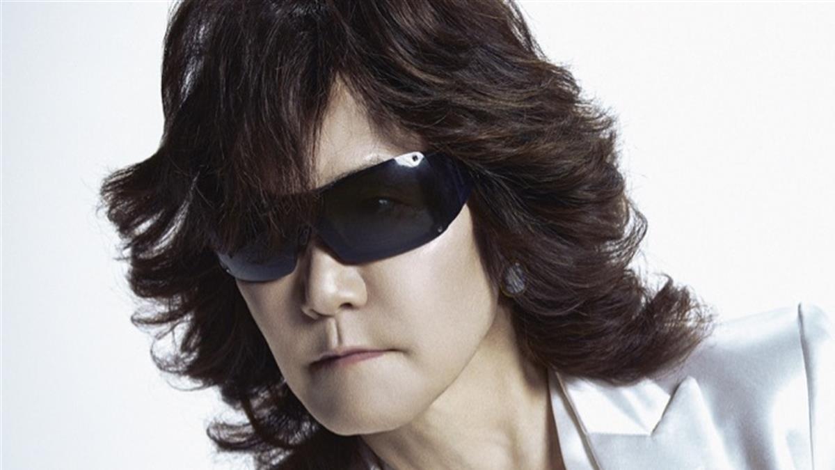 Toshl portrait