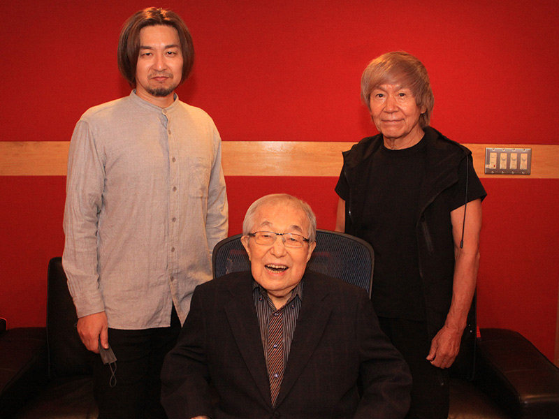 2021年録音時の大石憲一郎、渡辺宙明、串田アキラ