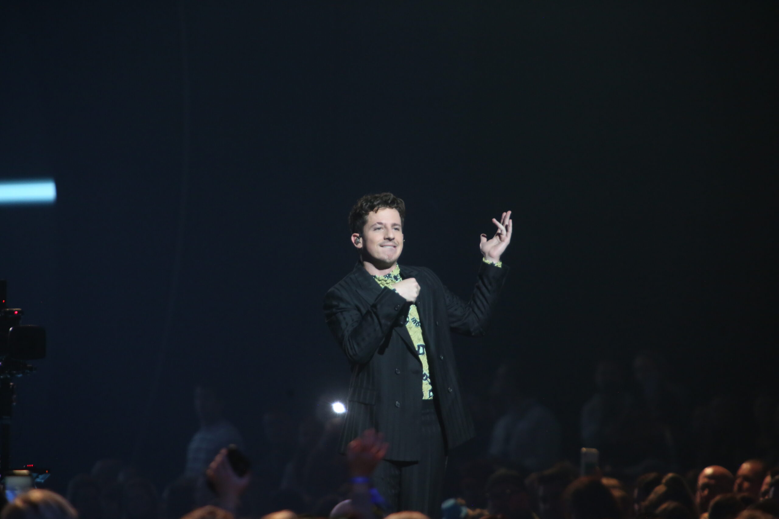 2022年、スウェーデンの番組「Idol」に出演するチャーリー・プース