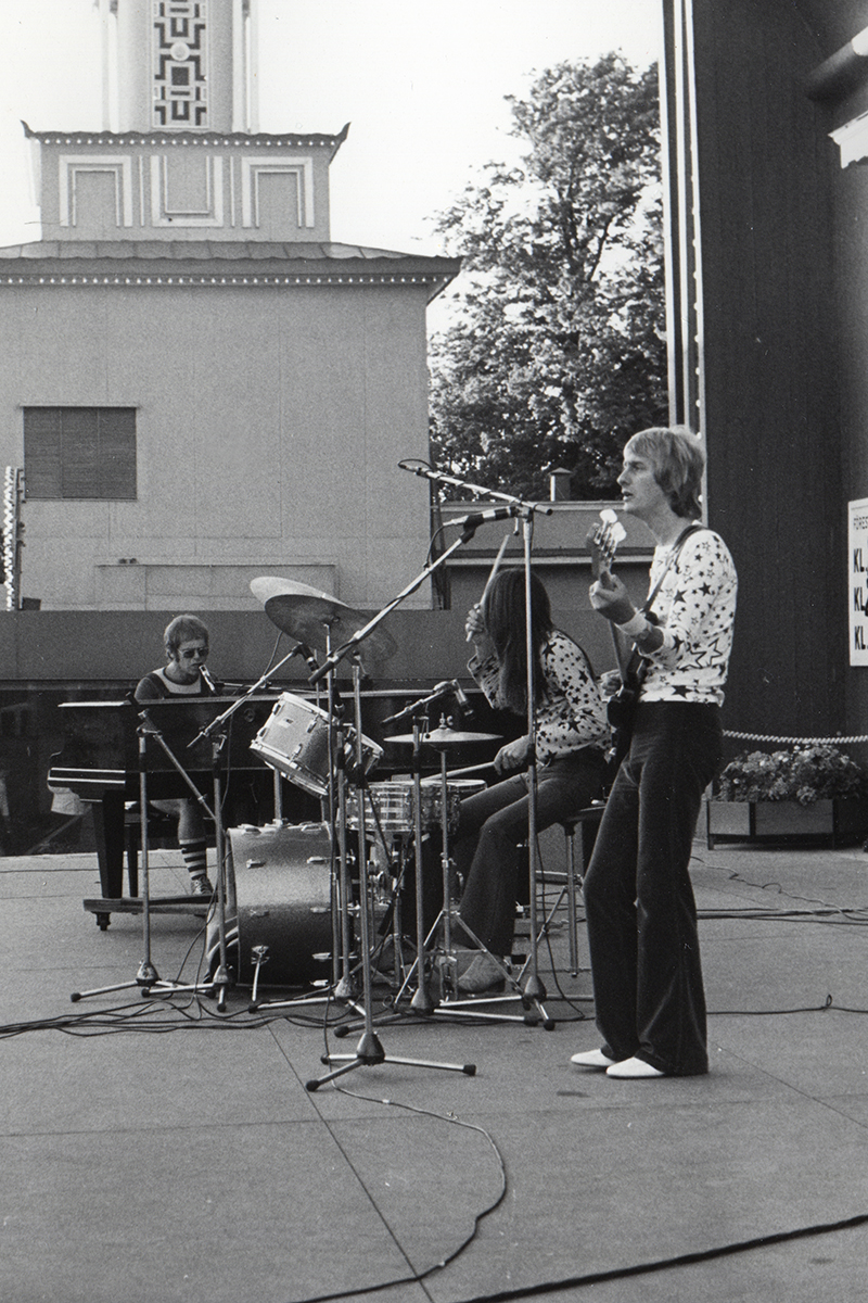 1971年、ヨーテボリで演奏するエルトン・ジョン