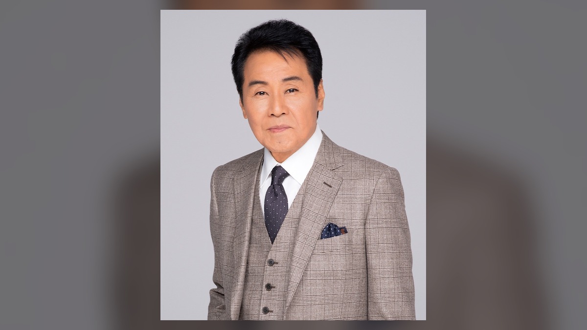 スーツ姿の五木ひろし公式プロフィール写真