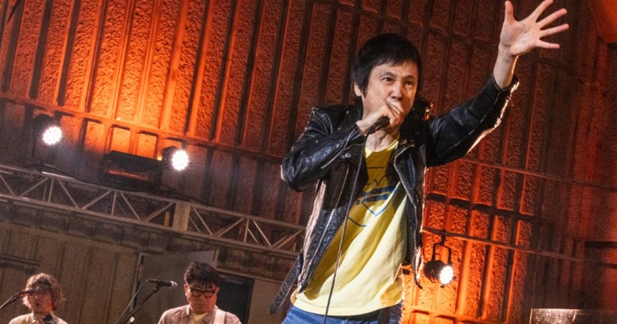 ライブで観客へ言葉を届ける甲本ヒロト