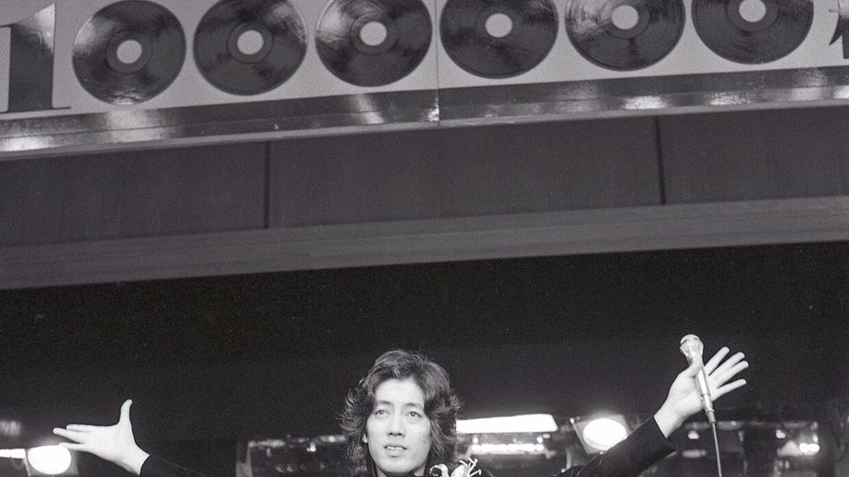 1970年代前半にソロ歌手として舞台へ立つ沢田研二