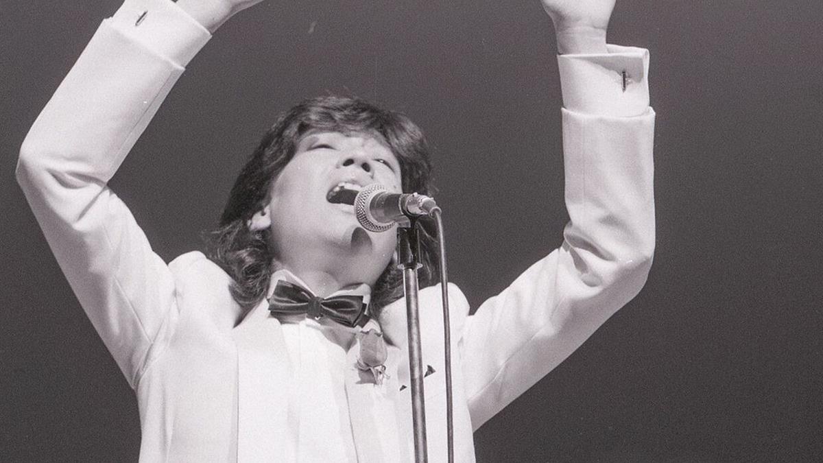 一曲の主人公として歌と動きを一体にした沢田研二