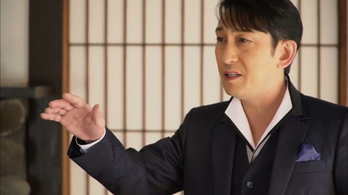 歌について語る福田こうへい