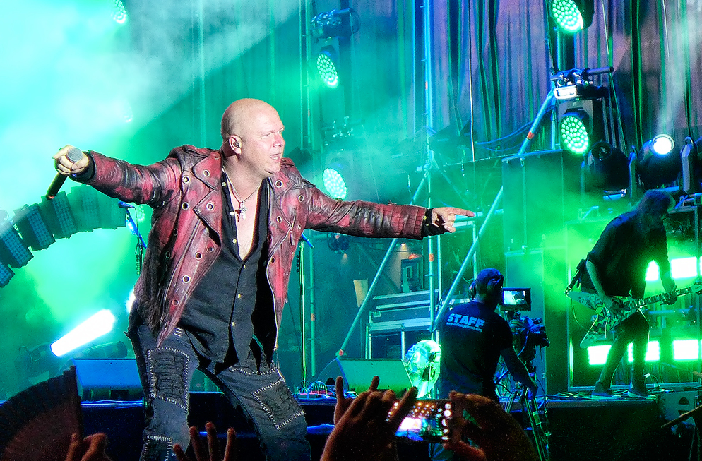 2018年、Helloween公演で歌うマイケル・キスク