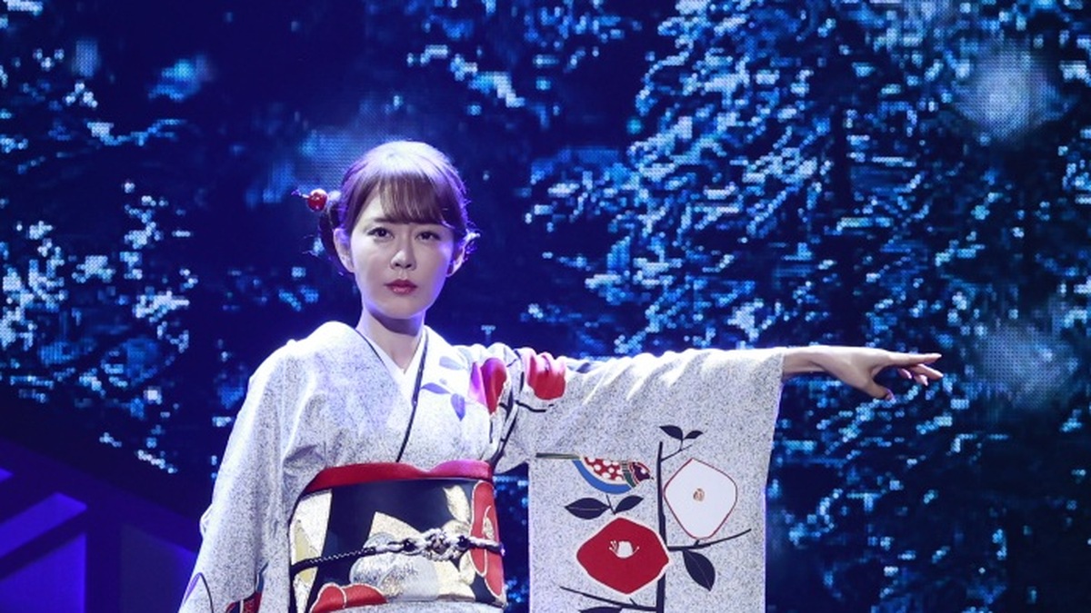 20周年公演で歌う丘みどり