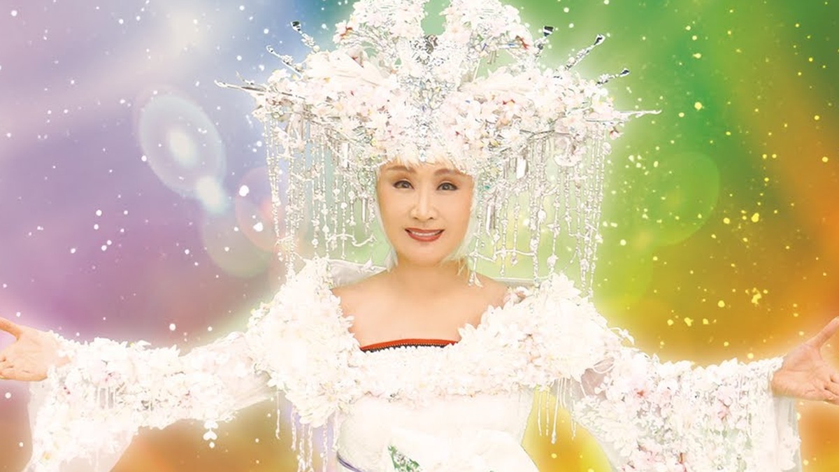 存在証明のミュージックビデオに登場する小林幸子