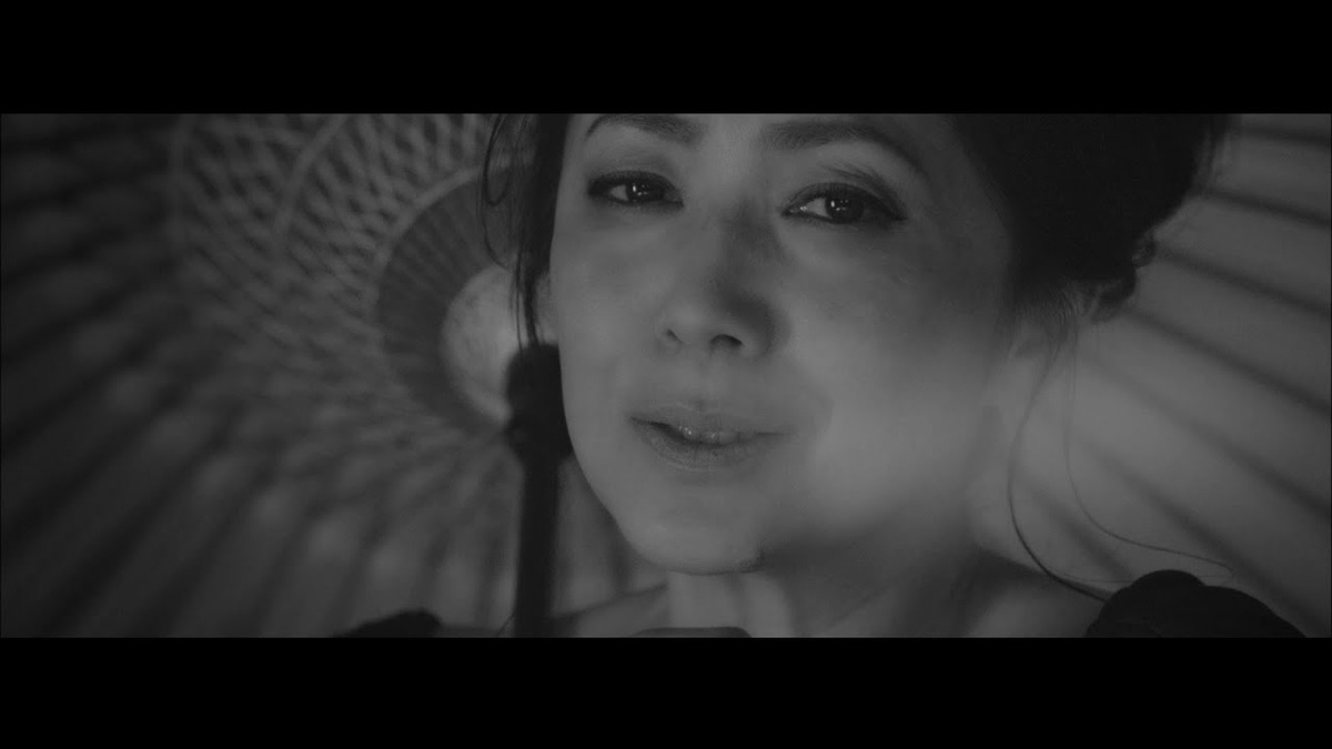 暗夜の心中立てで人物を演じる石川さゆり
