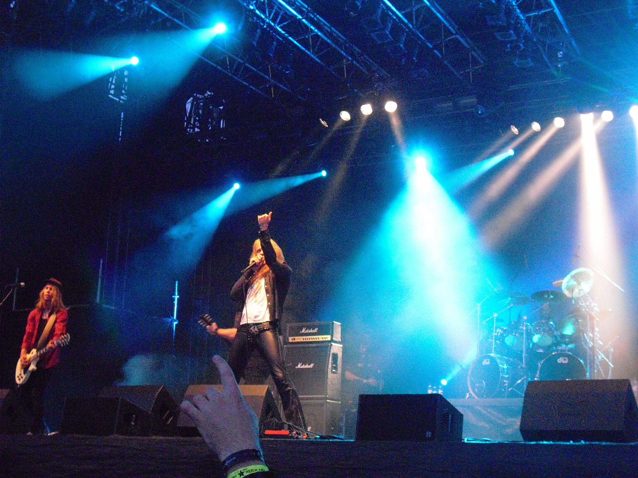 2010年、Norway Rock Festivalで歌うセバスチャン・バック