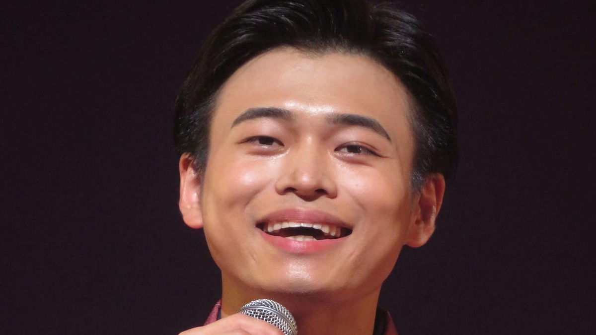 やまびこコンサート2025で歌う二見颯一