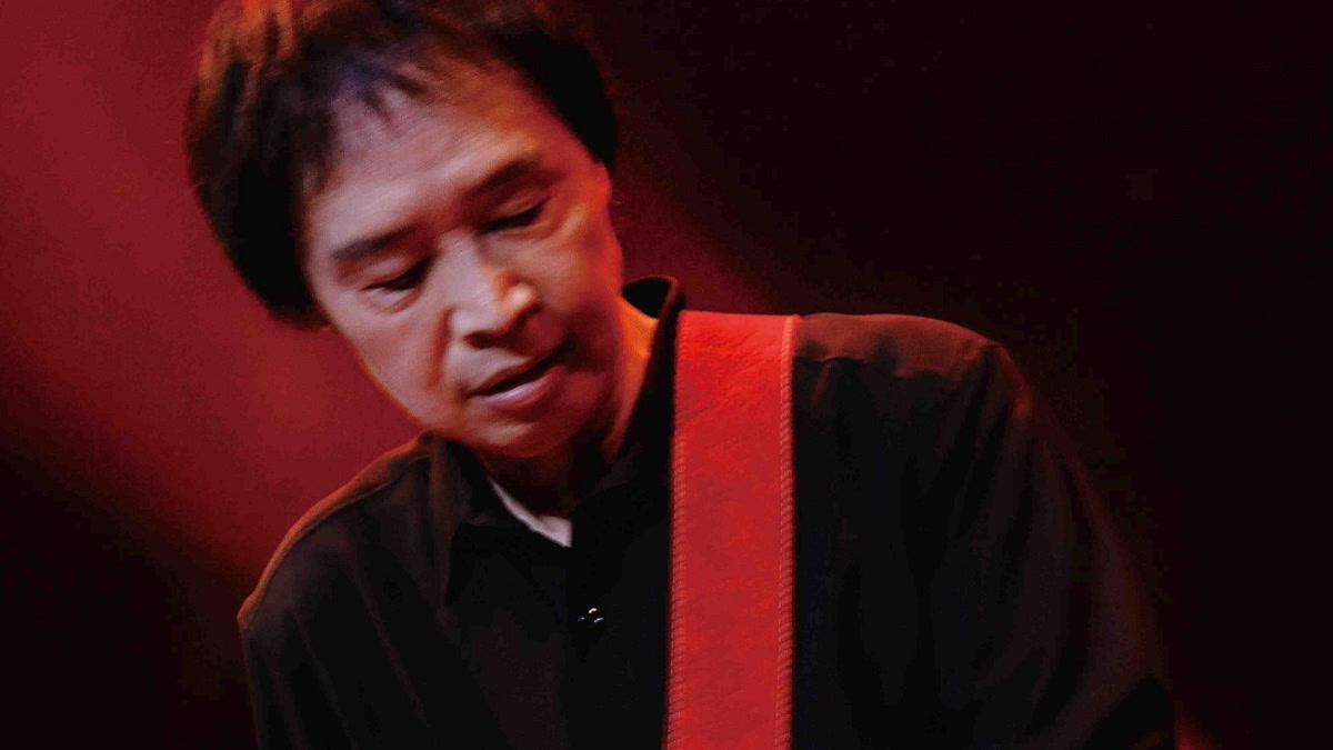 ステージで歌う吉田拓郎