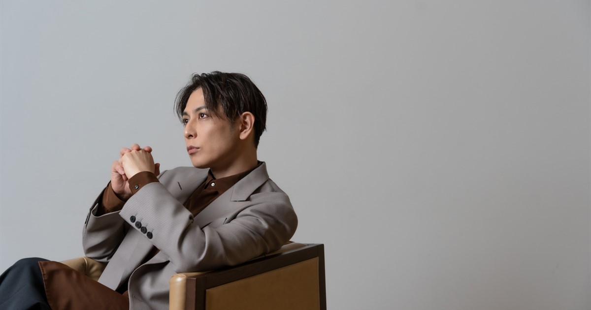 堂珍嘉邦の歌声がCHEMISTRY初期からソロと舞台を経て変化した歩みをたどる記事のアイキャッチ
