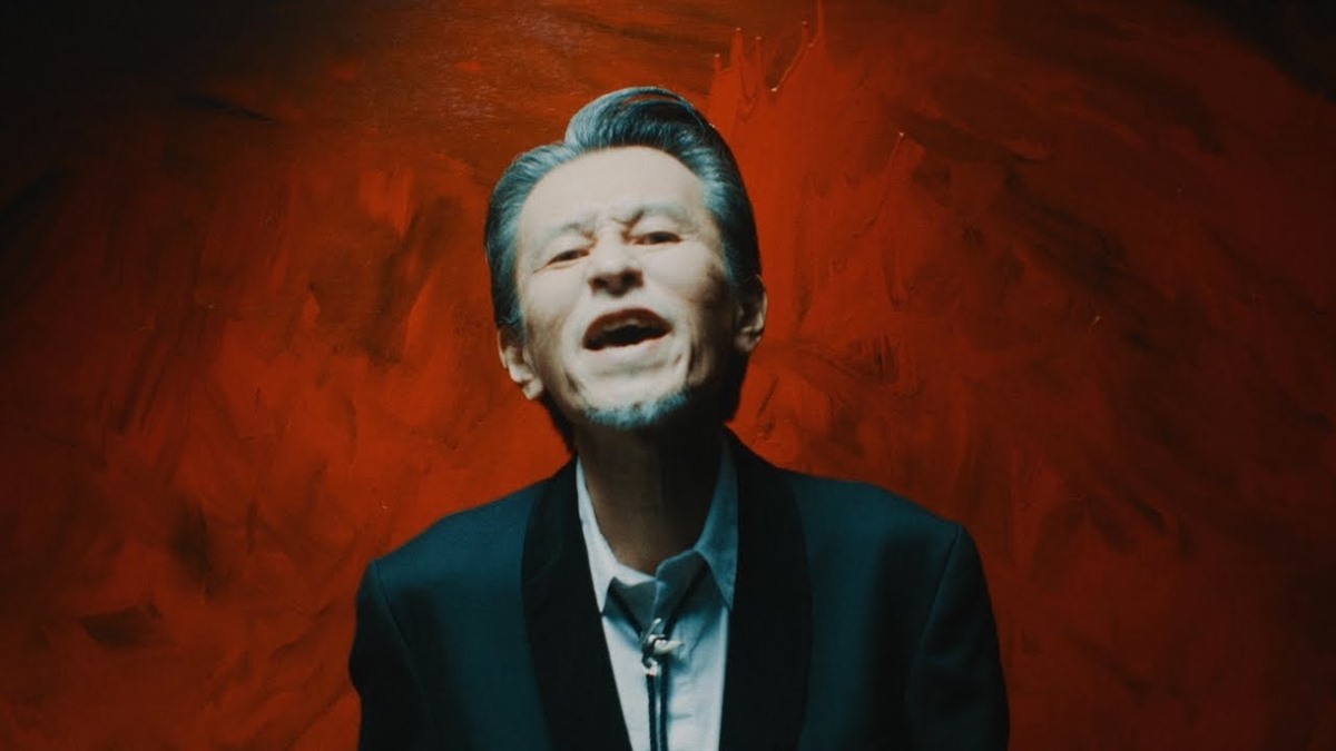 The Birthdayで歌うチバユウスケ