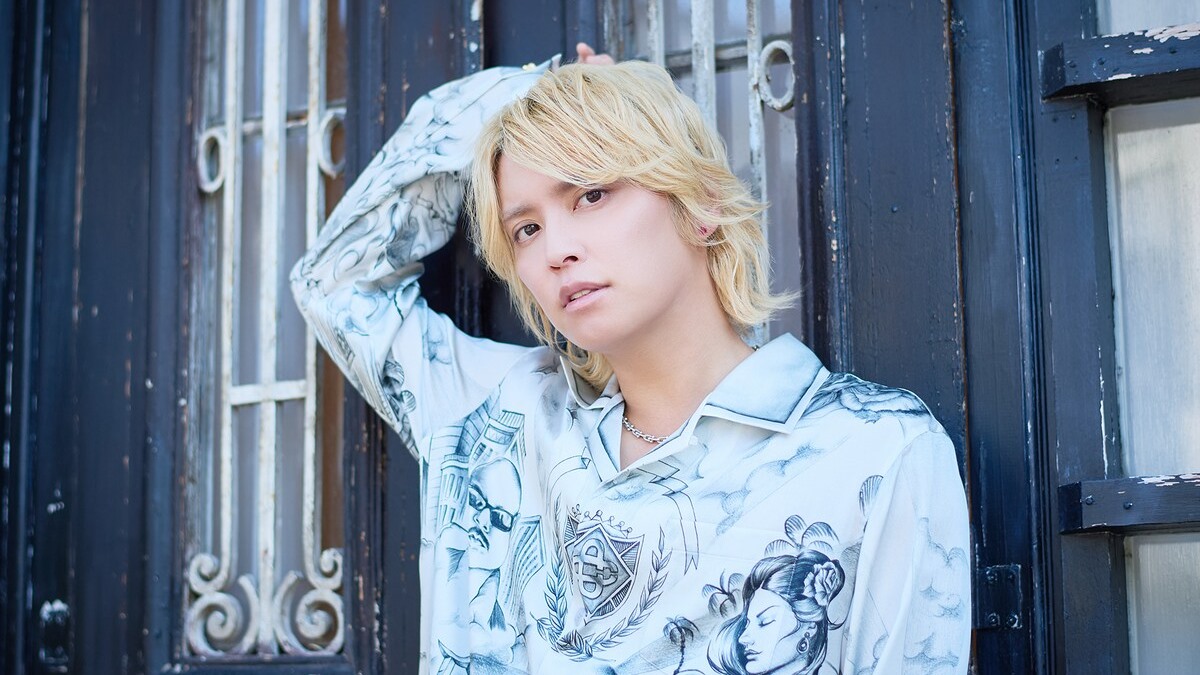 曲の人物に合わせて表情と声色を変える手越祐也