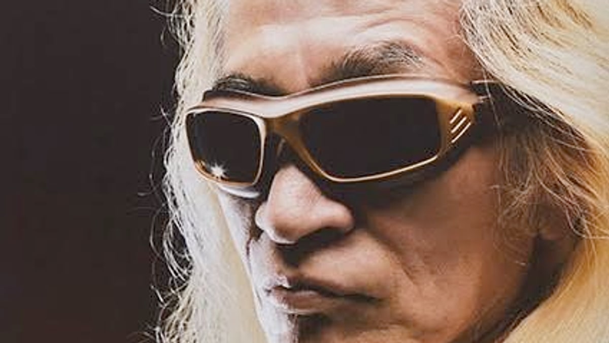 サングラスをかけたロック歌手の内田裕也