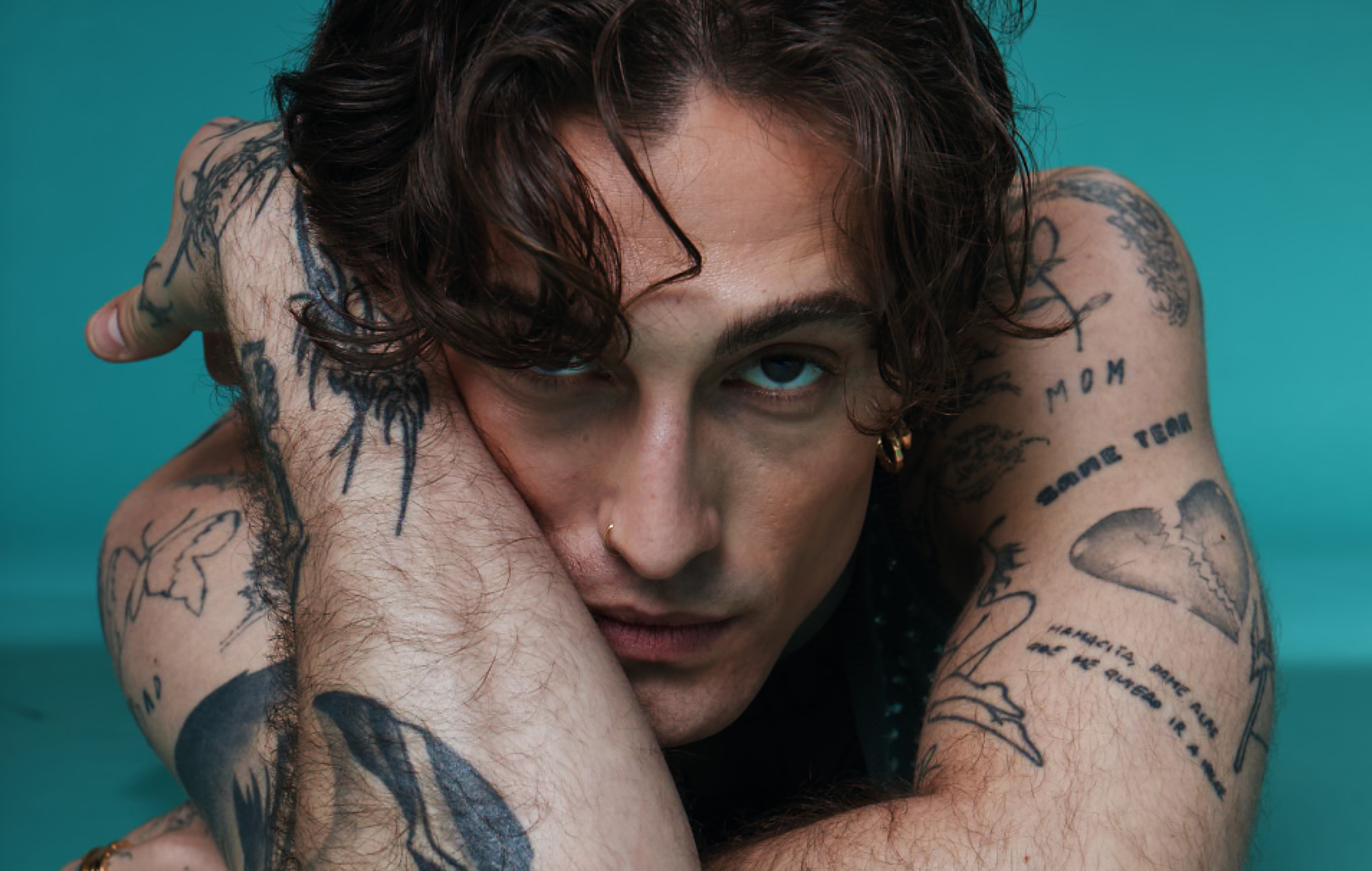ダミアーノ・デイヴィッド（2025年／撮影：Damon Baker、「NME」掲載）