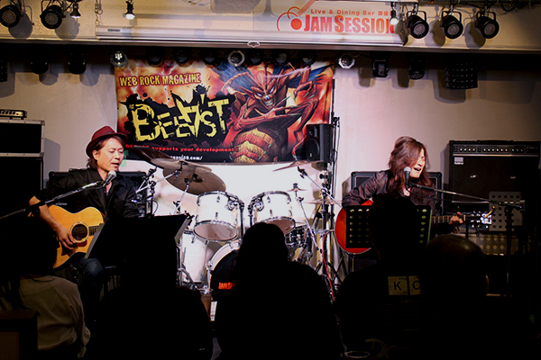 2018年「ブレス オブ ヒーロー」での坂本英三（右）／写真：桜坂秋太郎