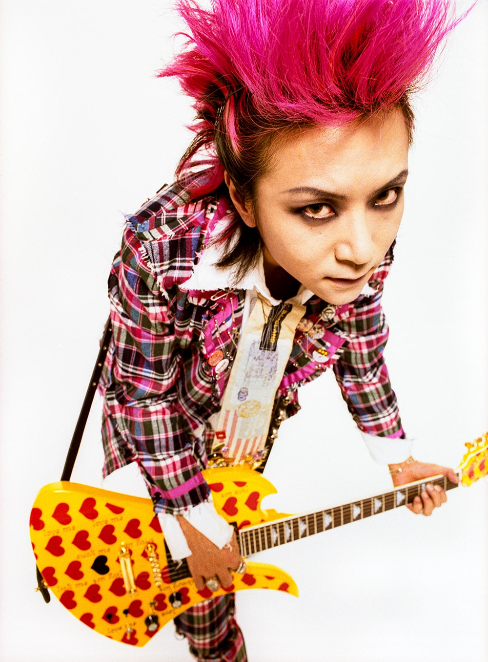 hide（公式プロフィール掲載写真）