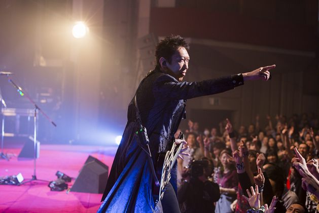 2016年12月2日、NHKホール公演での布袋寅泰