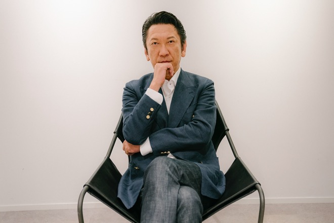2021年の活動40周年取材掲載写真の布袋寅泰