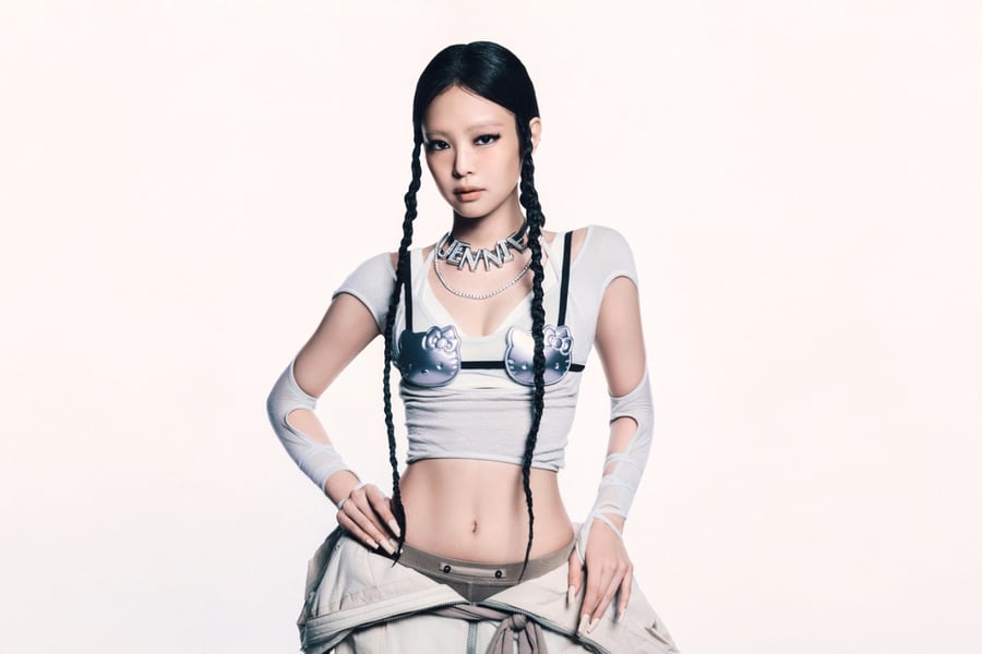 2025年『Ruby』の紹介に掲載されたJENNIE（撮影：Mok Jung Wook）