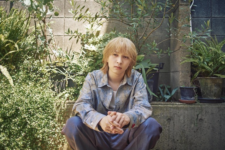 吉田仁人(2025年の「rockin’on.com」掲載写真)