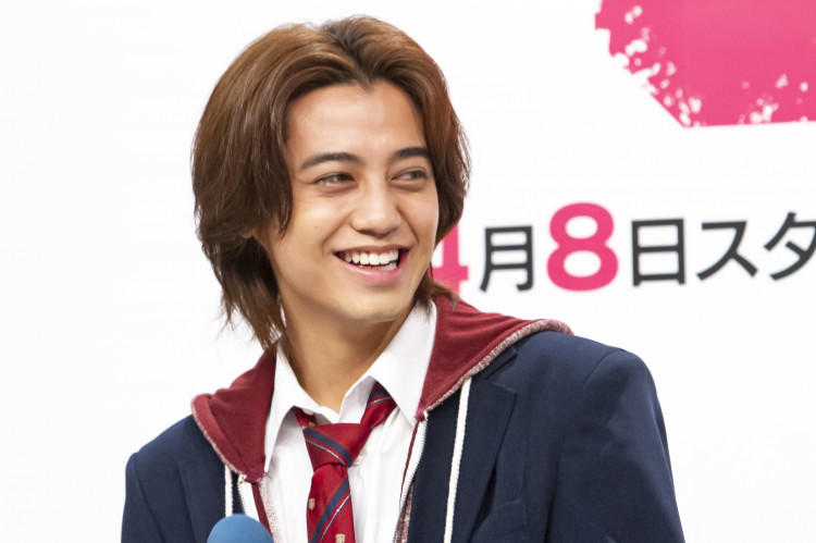 2024年のドラマ『９５』の制作発表会に登場した髙橋海人