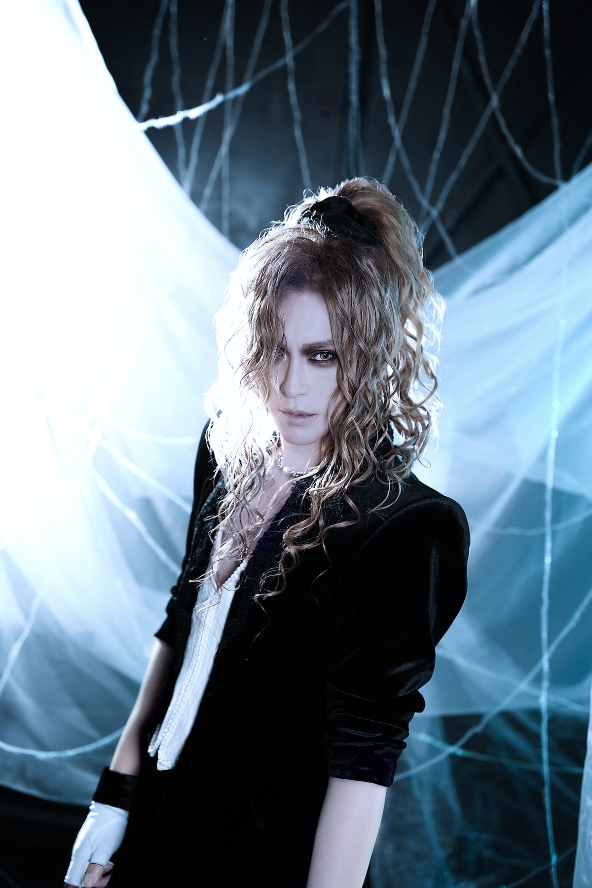2024年「美しい日々の欠片」の取材に掲載されたKAMIJO