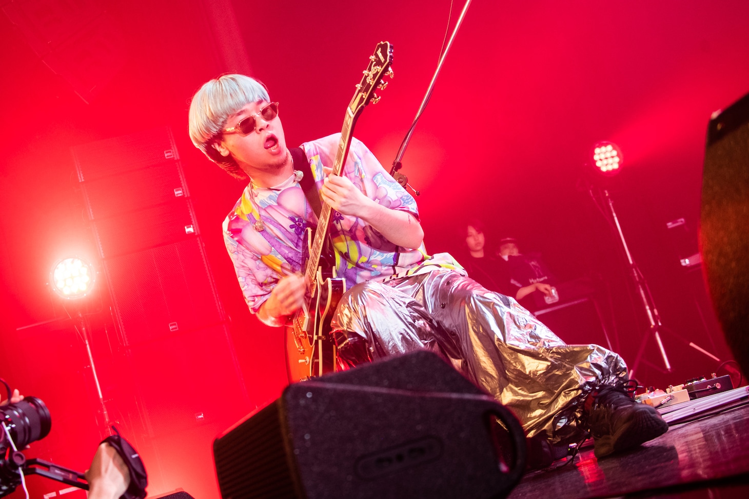 2023年のライブでの内田怜央（音楽ナタリー掲載）