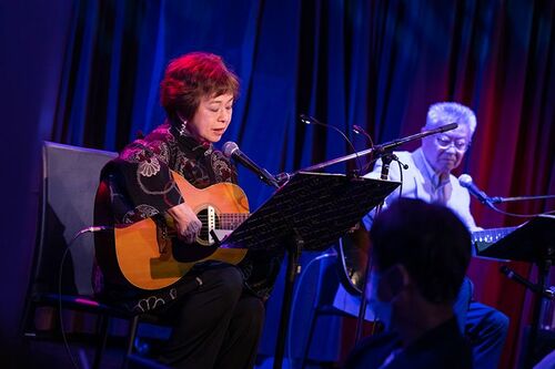 西島三重子のライブ写真(2022年記事掲載・本人提供)