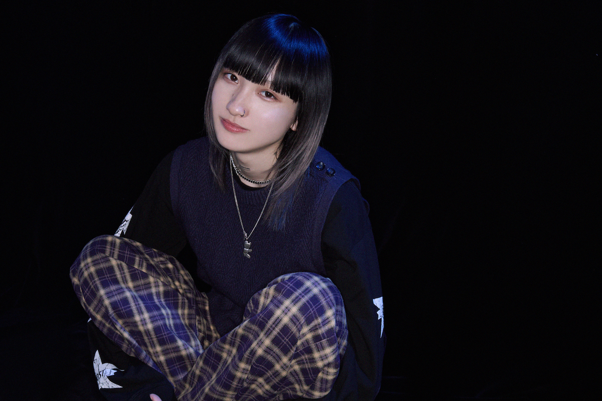 Moni（Moto名義で活動していた2024年／「Real Sound」掲載写真）
