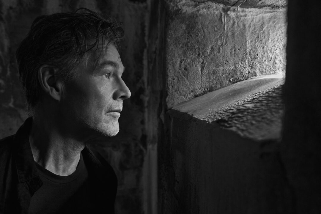 2026年9月の公式インタビューに掲載されたモートン・ハルケット