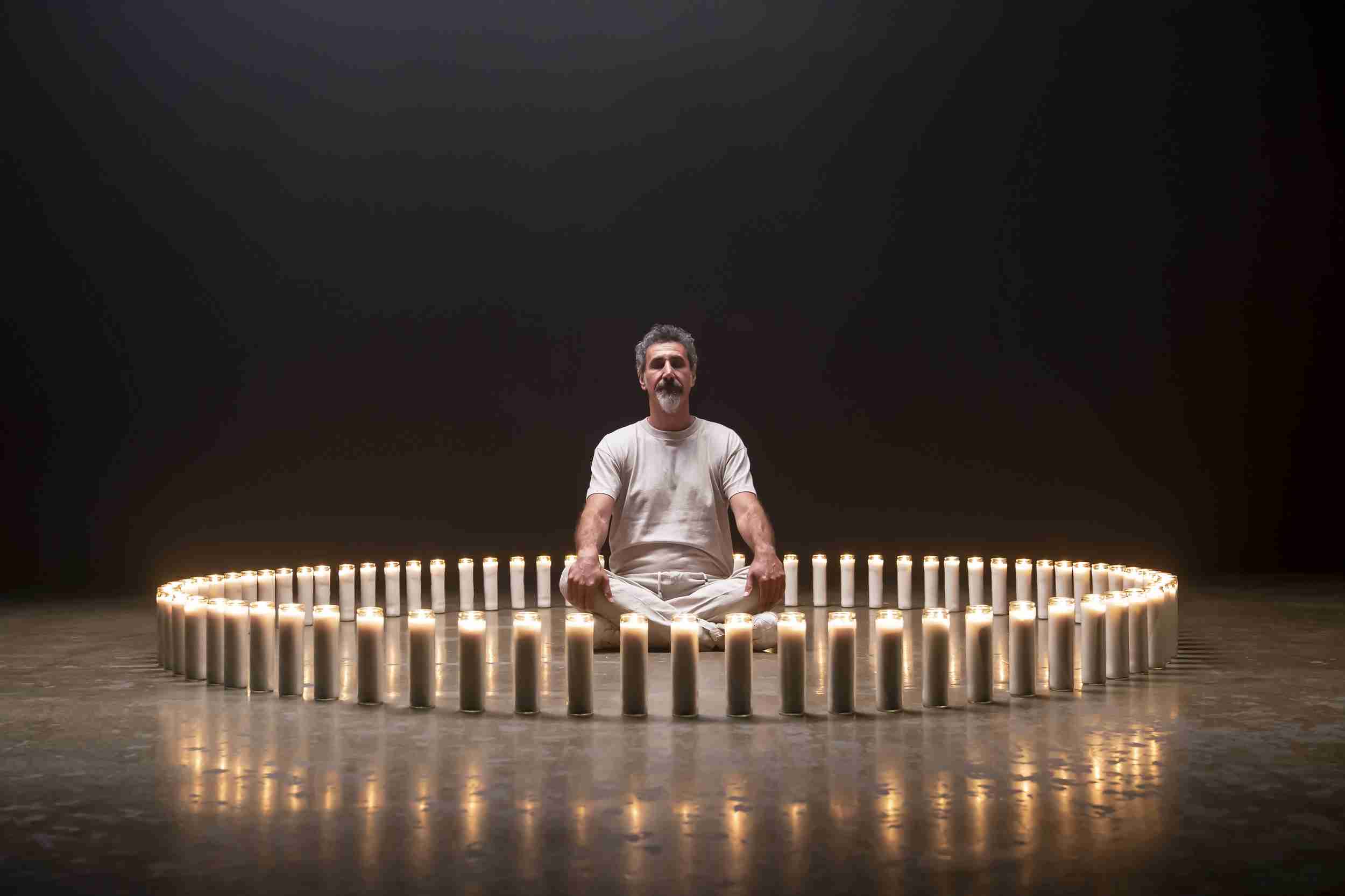 「Foundations」の取材記事に掲載されたサージ・タンキアン（写真：George Tonikian）