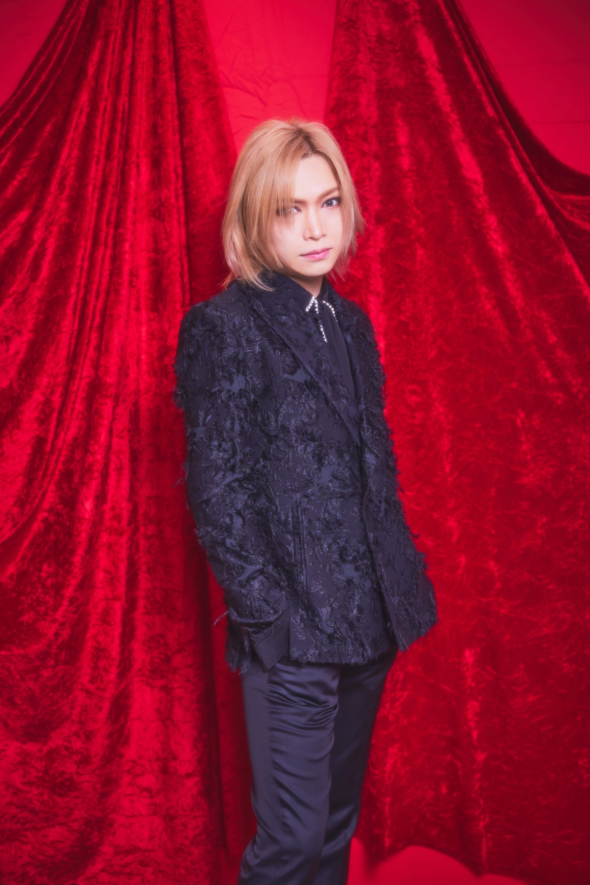 鬼龍院翔（2025年の音楽ナタリー対談掲載写真）