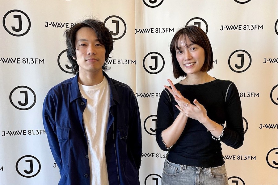 甫木元空（左／2026年の「J-WAVE NEWS」掲載写真）