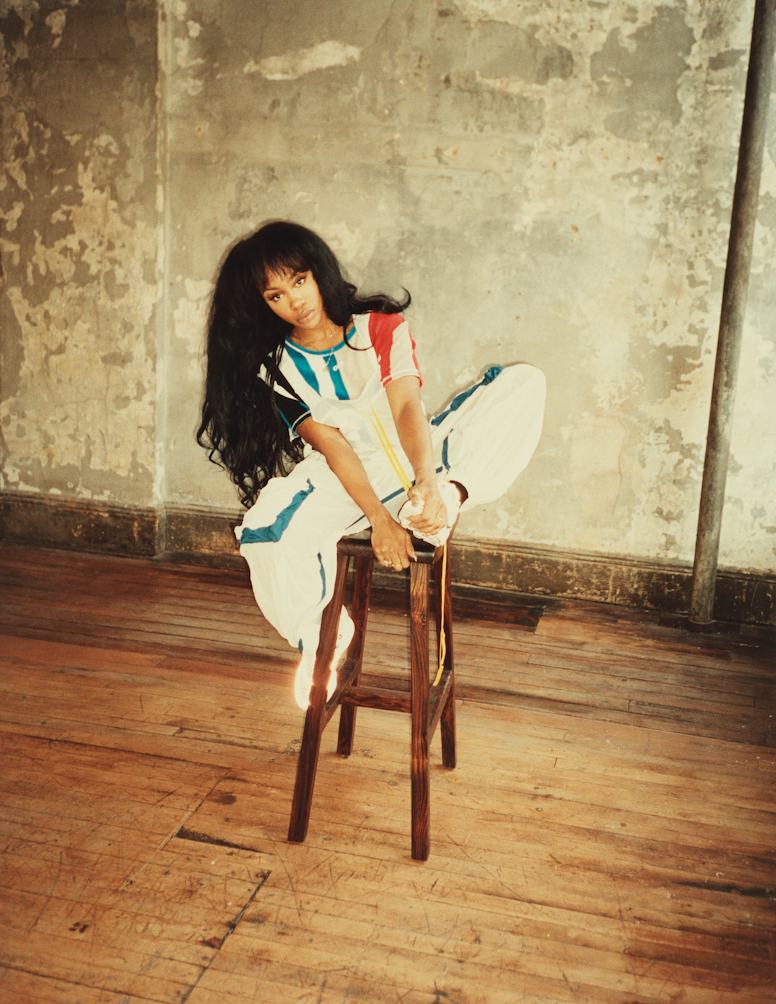SZA（2017年掲載の写真）。