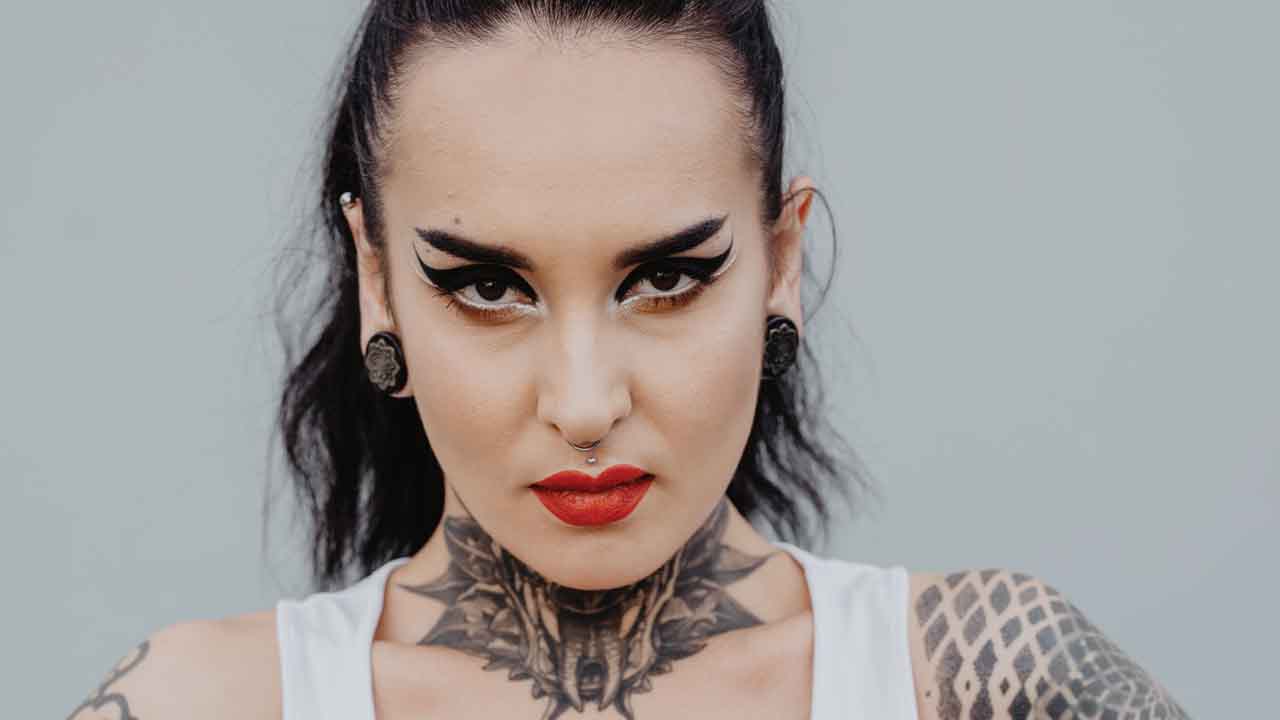 2020年のMetal Hammerの取材に掲載されたタチアナ・シュマイリュク（写真：Jake Owens）