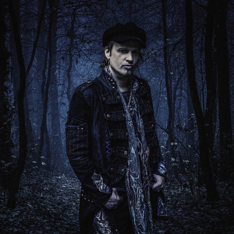 2022年『A Paranormal Evening with the Moonflower Society』の取材に掲載されたトビアス・サメット