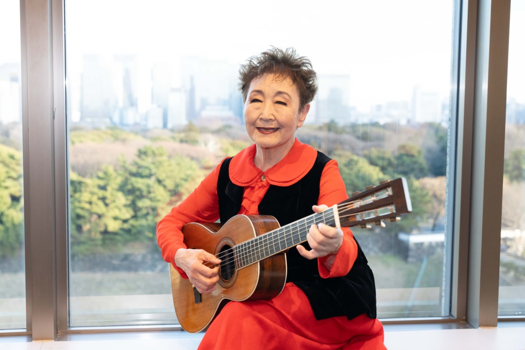 加藤登紀子の取材写真（2025年、撮影：田辺虎太朗）