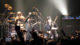 2014年11月のANTHEM川崎公演で歌う森川之雄（前列左）